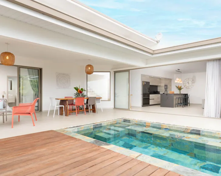The pool at Villa Dolce Vita best Tahiti Airbnbs