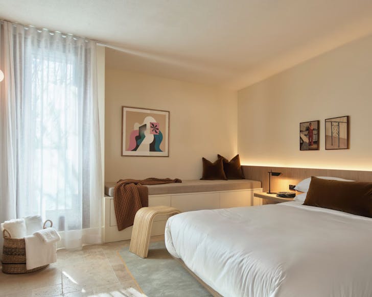 Room with window