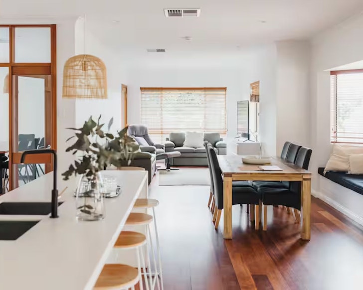 The airy living space at Willow Glen House accommodation one of the best in Clare Valley