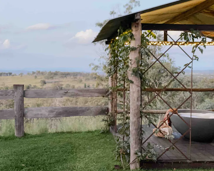 The outdoor bath with a view at Winnow's Rise best accommoation Stanthorpe