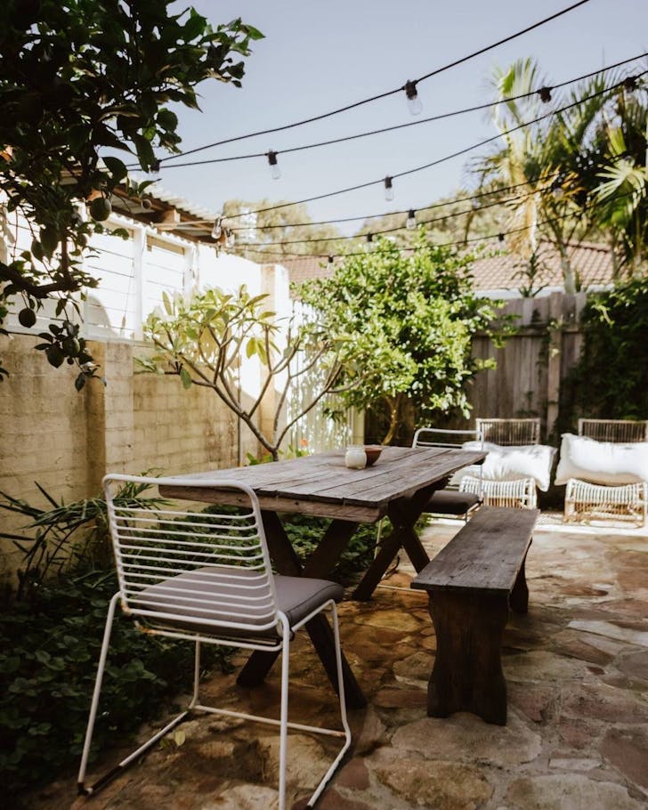 Yamba airbnb blue back
