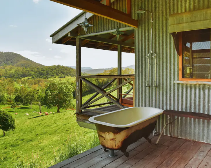 The outdoor bath at Yandilla Cottage best Sunshine Coast airbnbs