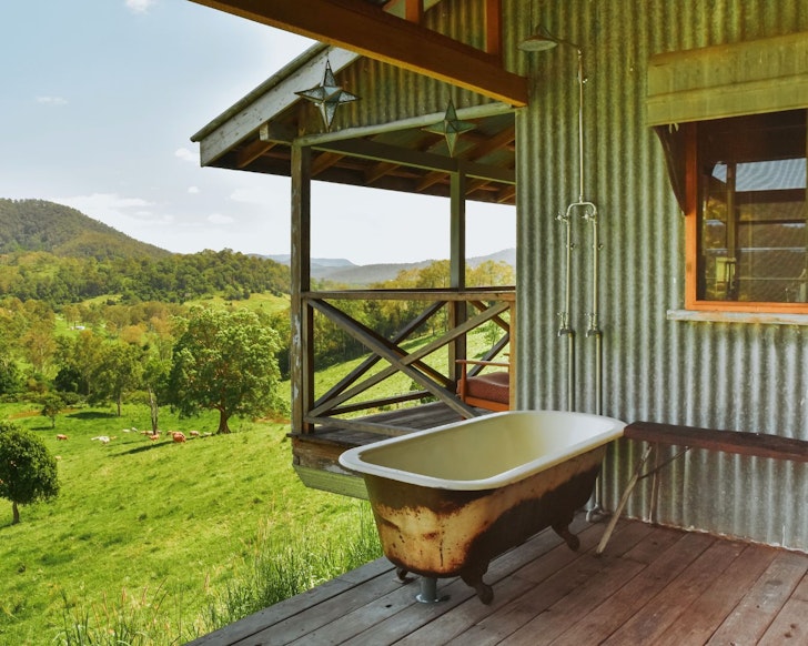 The outdoor bath at Yandilla Cottage best Sunshine Coast airbnbs