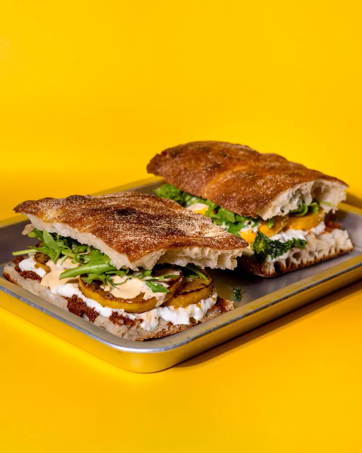 Between Buns Deli