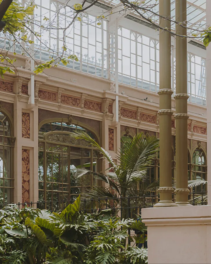 The beautiful glasshouse in Parc de la Ciutadella. 