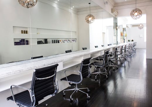 Get Chic strands salon Free
