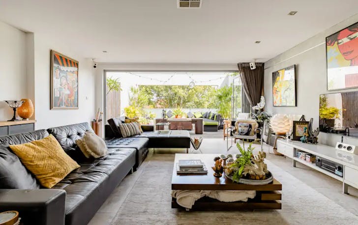 Resort-style Airbnb room in Perth
