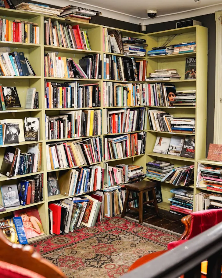 Ampersand CafÃ© and Bookstore