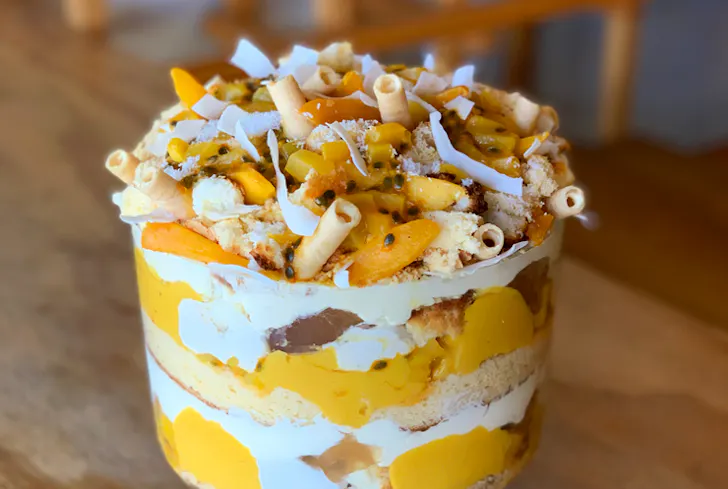 andy bowdy christmas trifle