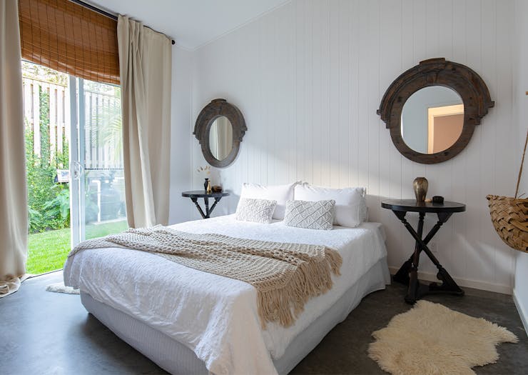 a coastal-themed bedroom