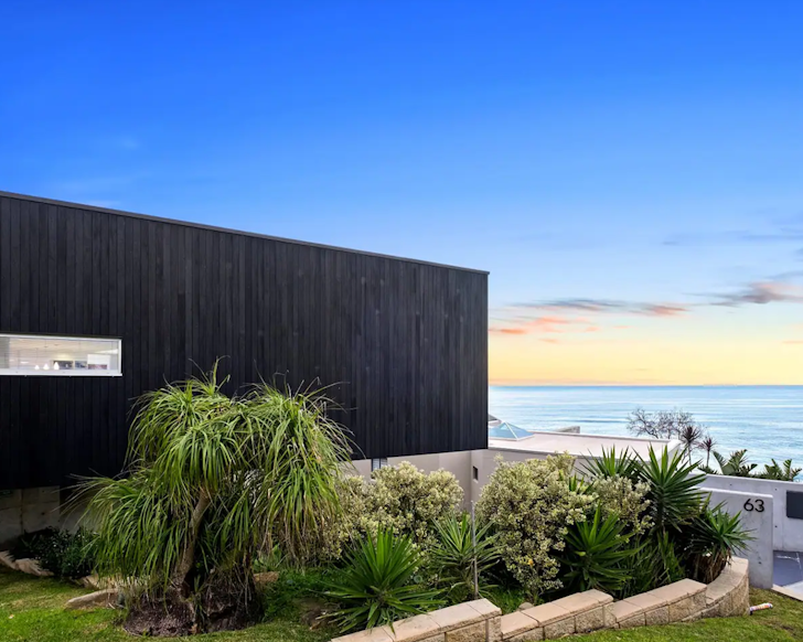 beach house nsw airbnb accommodation near sydney summer holidays bluewater forresters beach