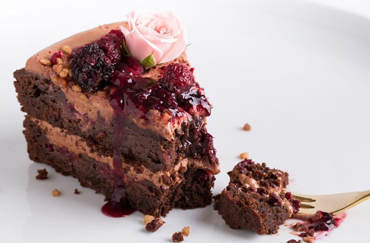 White Chocolate and Strawberry Cake - Sweet Talk Auckland custom cakes