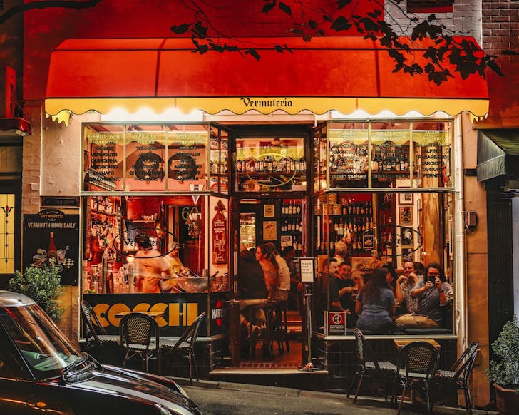 the exterior of potts point bar vermuteria