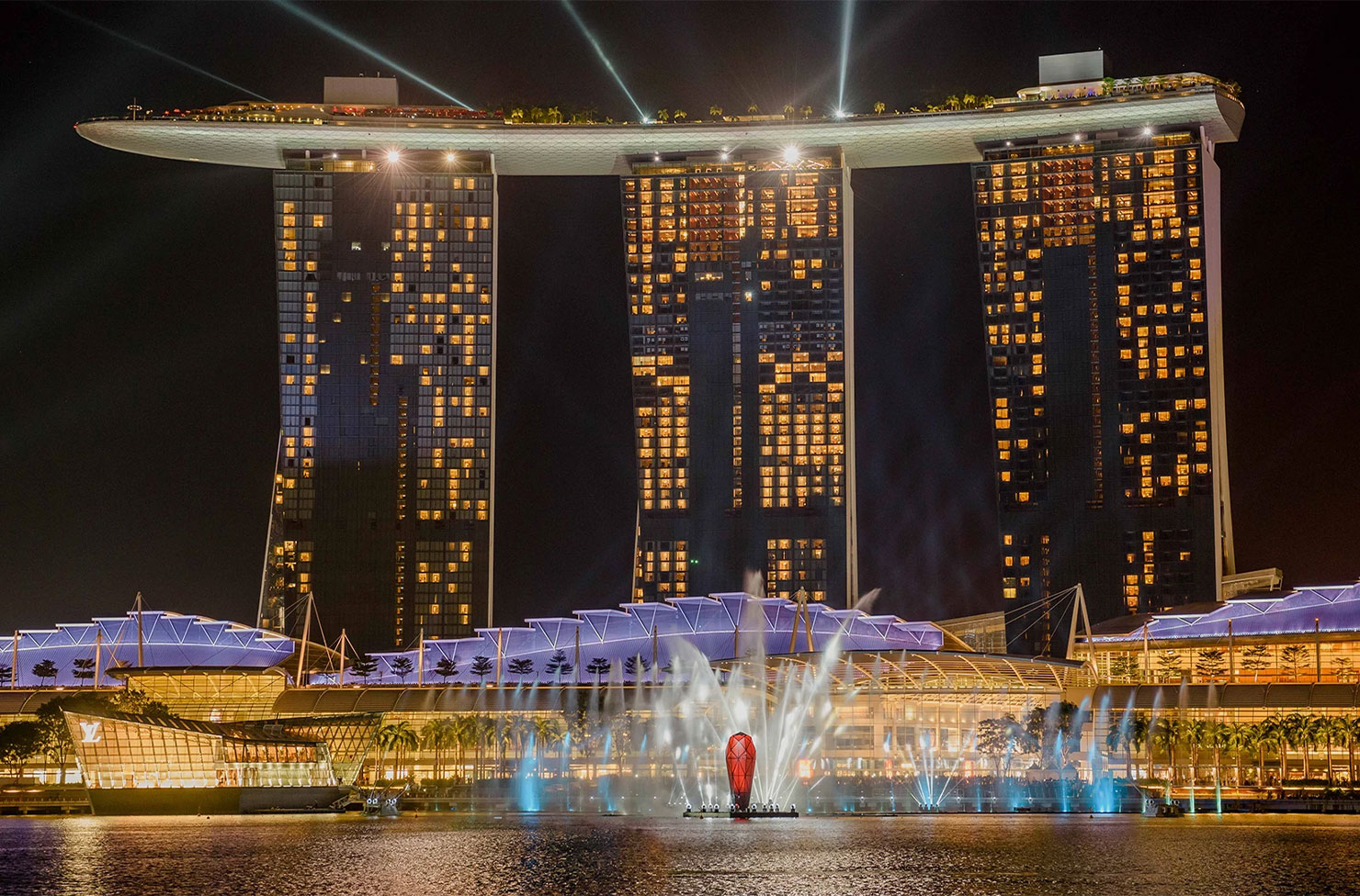 Marina Bay Sands, a luxury hotel in Singapore 