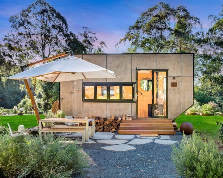 arabella tiny home, one of the best pet friendly accommodation nsw airbnbs near sydney