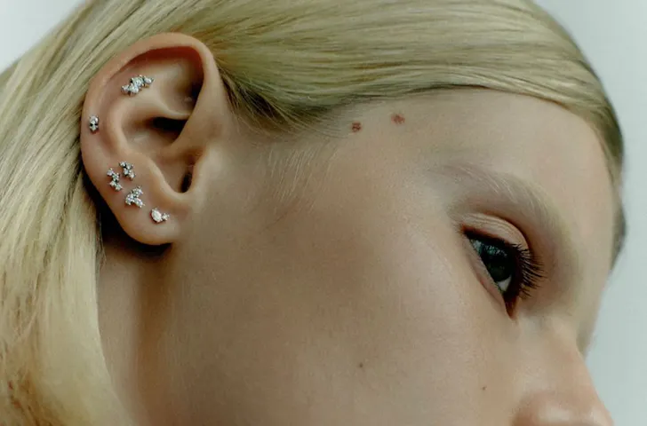 A campaign image from Sarah & Sebastian, one of the best jewellery brands in Australia