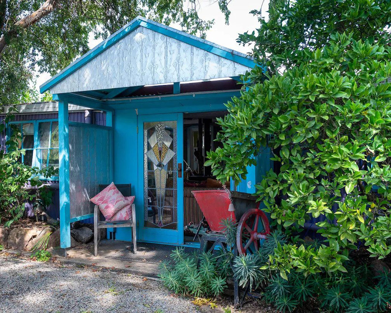 blue cottage Airbnb in Canberra