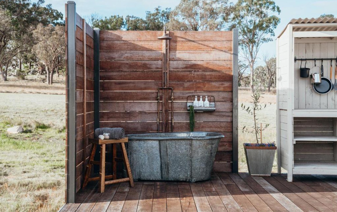 an outdoor vintage bath
