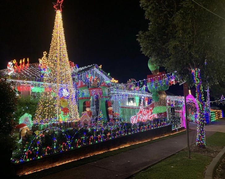 christmas lights sydney south circuit oran park