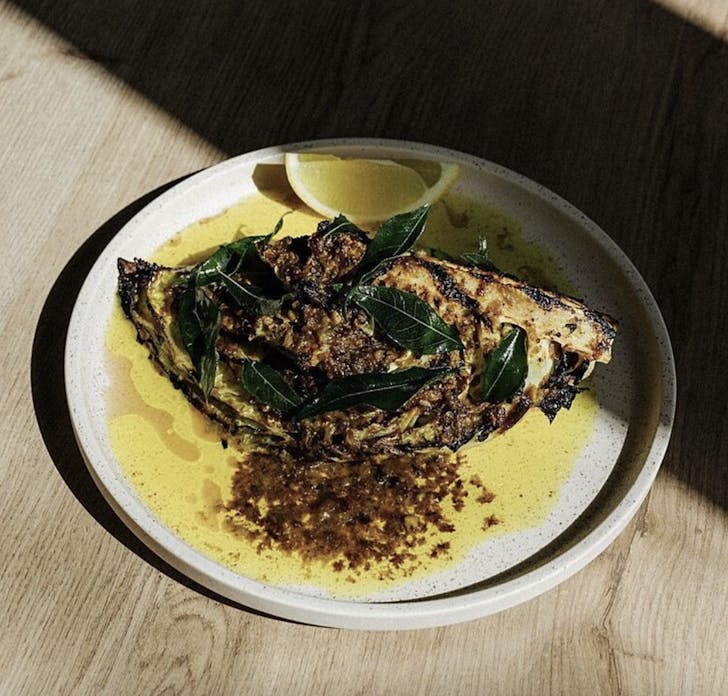 Busselton Pav meal plate