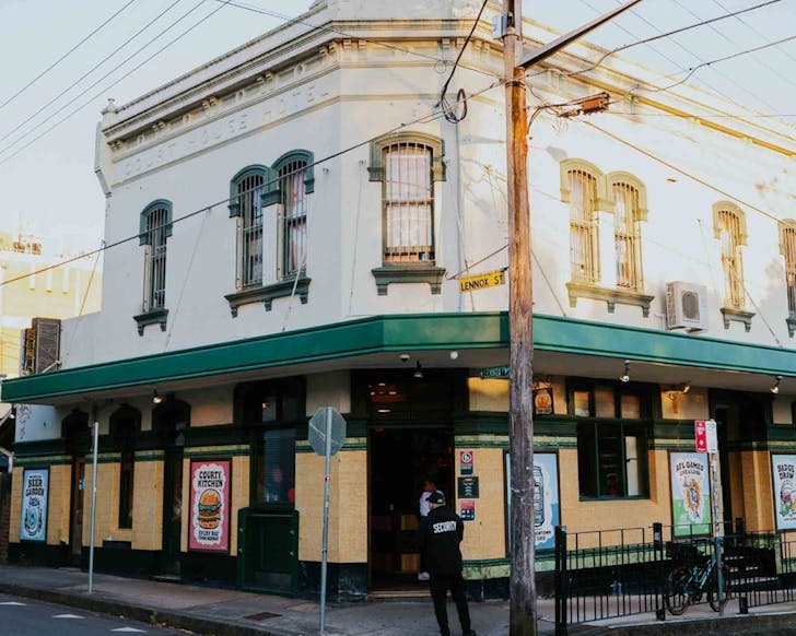 the courty courthouse hotel newtown one of the best pubs in Sydney
