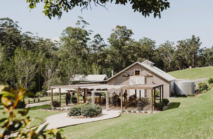 A country-style wedding venue in the foothills of Springbrook National Park.