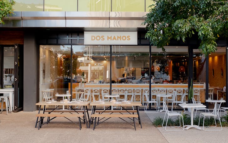 front of dos manos