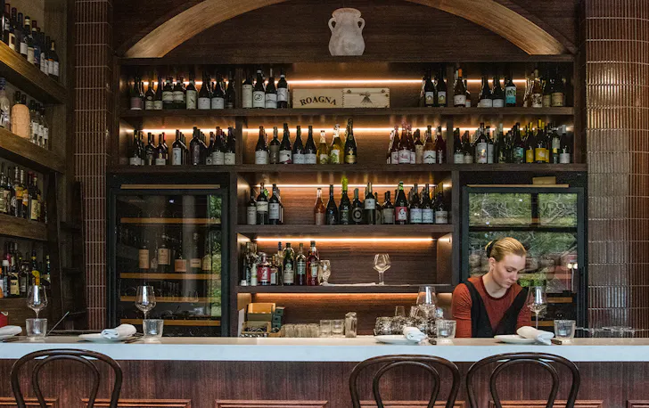 bar at etna