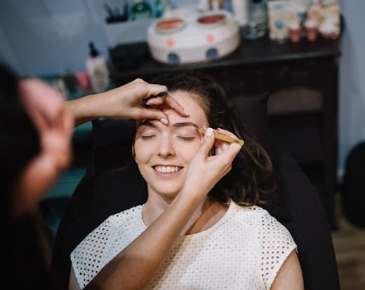 Eyelure beauty salon Kelvin Grove