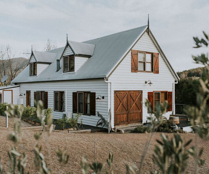 The white weatherboard farm stay at River Ranch NSW