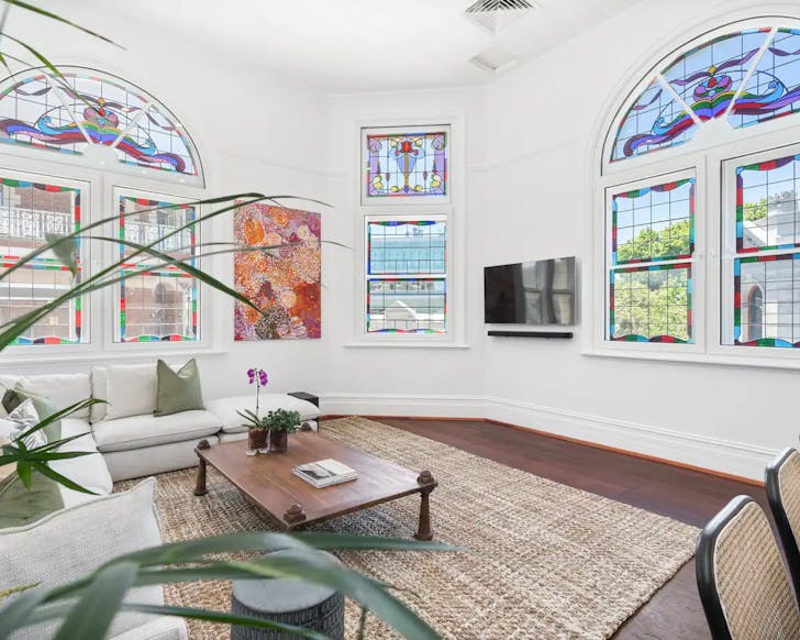 A light filled lounge room in a heritage Airbnb in Fremantle