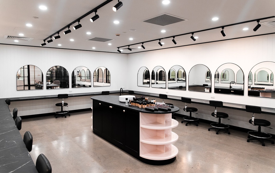 a make up training room