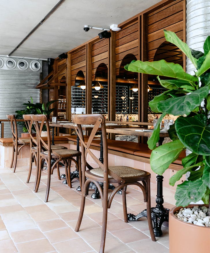 tables outside gemelli italian