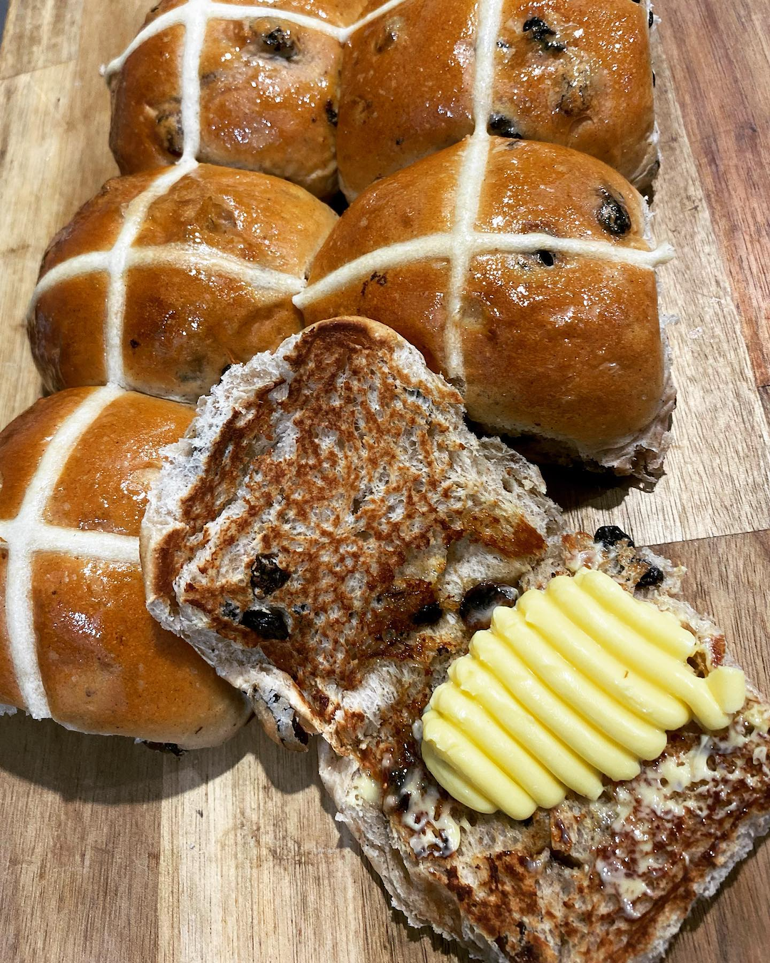 Hot cross buns at Ches Jean Claude