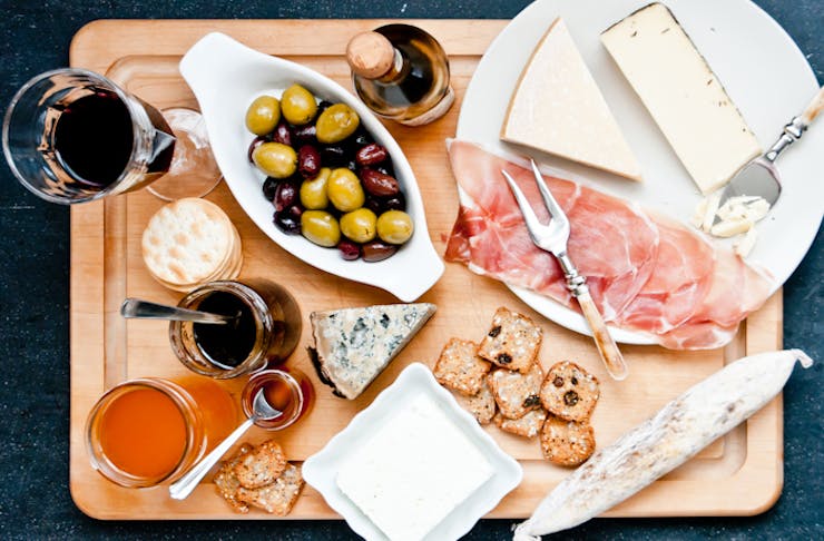 how to make a cheese board, how to make a platter, best cheese platters, cheese platters 101