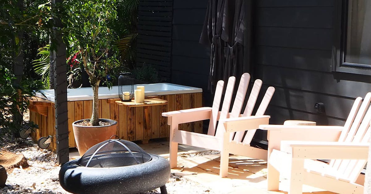 This Stunning Sunshine Coast Outback Airbnb Has an Outdoor Bath