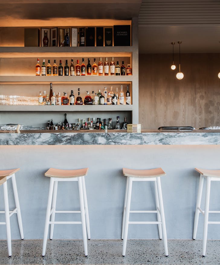the bar inside juju