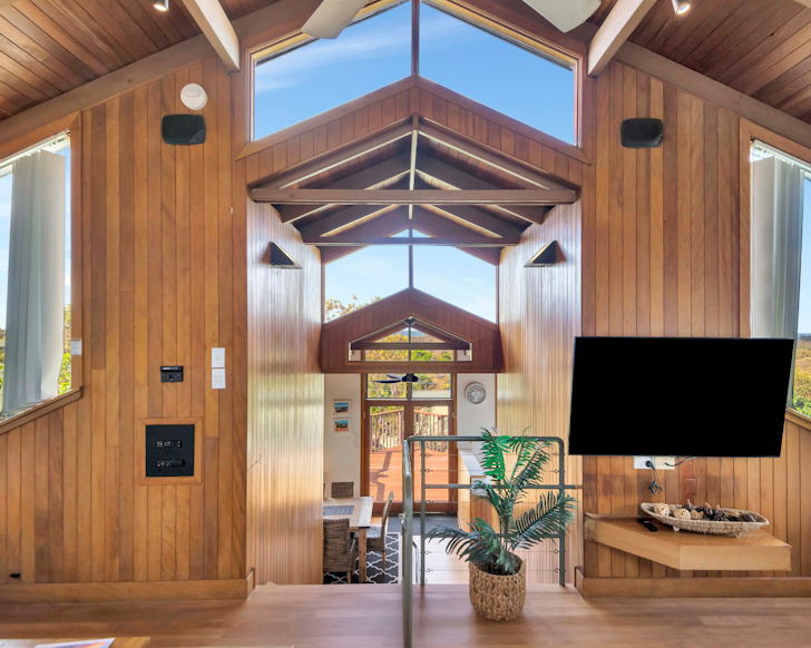 Kingfisher Treetop House