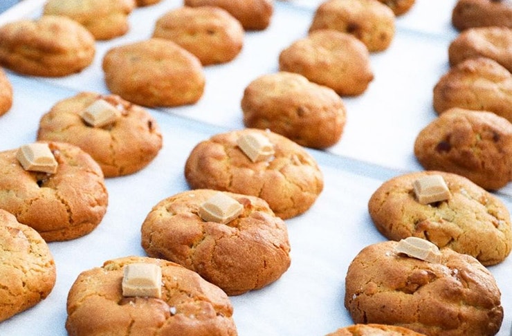 rows of caramilk cookies