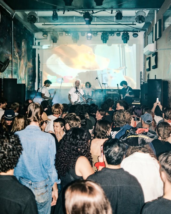 Mo's Desert Clubhouse