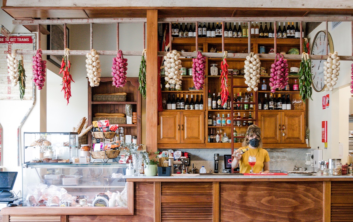 the bar and deli at mr badgers