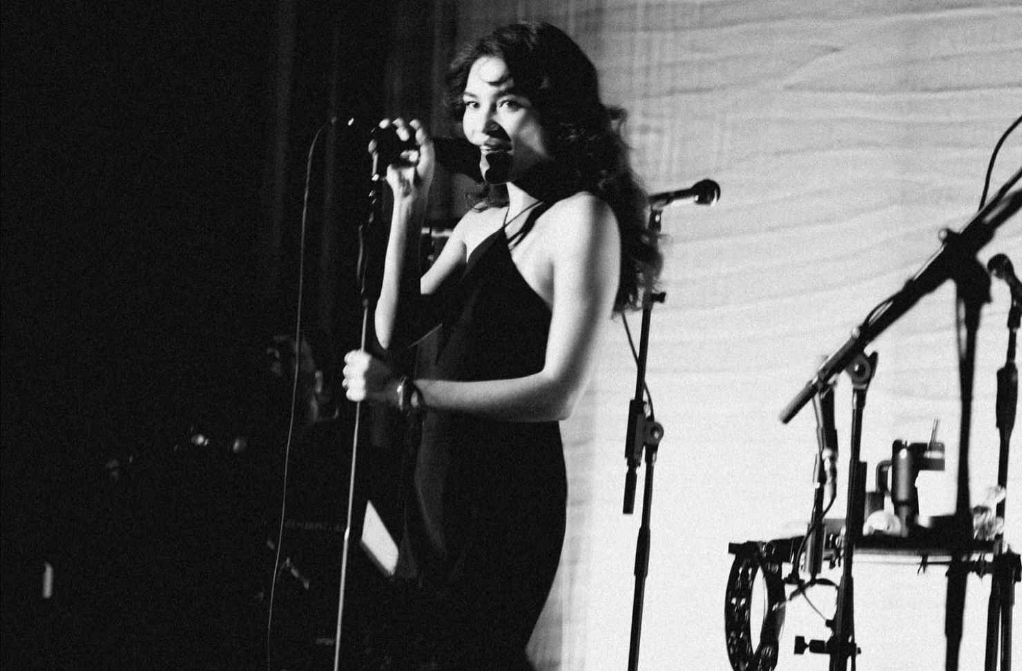 olivia dean black and white portrait