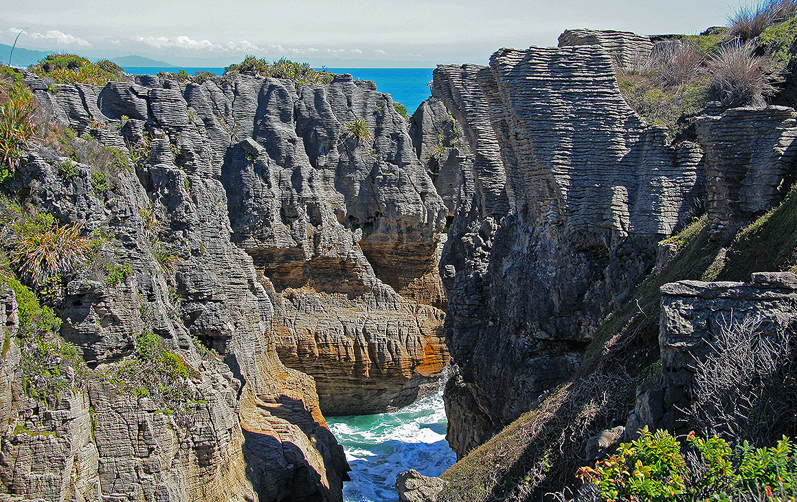 A view of the stunning Pancake Rocks at Punakaiki