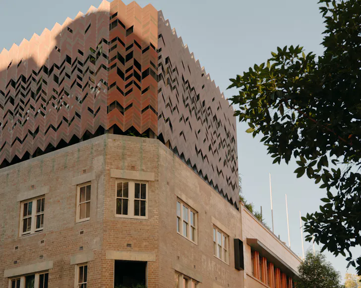 paramount house hotel sydney exterior