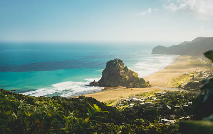 We wanted to know if that place was an utopia or if it really existed ... That day we traveled miles full of curves. We were eager to arrive, expectant. We climbed to the highest point to discover that place. Until finally, we saw it. ? Immediately the ma