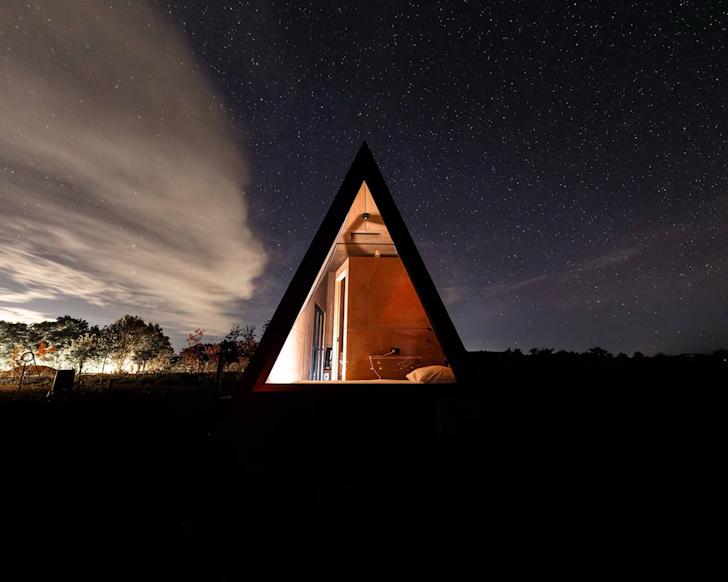 pine forest cabin glenquarry airbnb tiny home nsw near sydney
