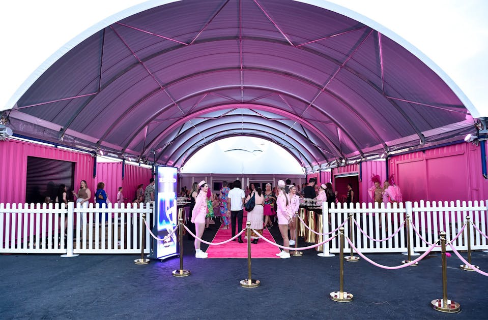 The gold coast s pink flamingo has opened a sexy cabaret venue in