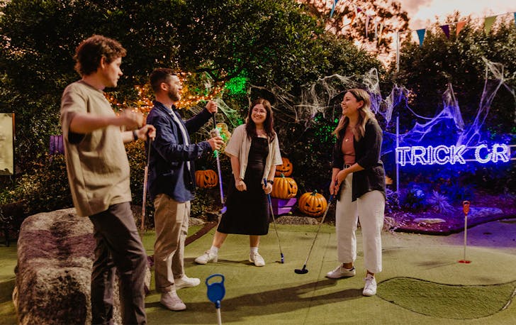 Putt Your Way Through Spooky Scenes At This Halloween-Themed Mini Golf ...