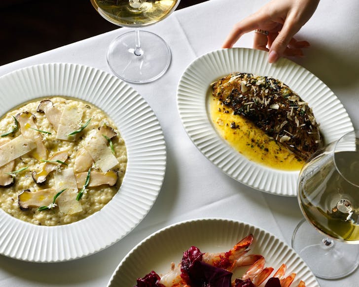 restaurants open on Monday in Sydney