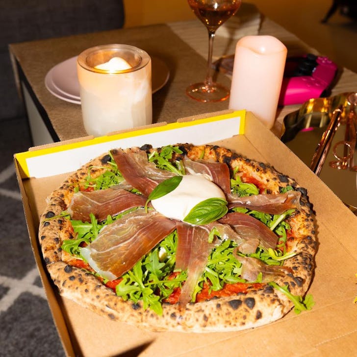 Il Locale Pizzeria in Scarborough